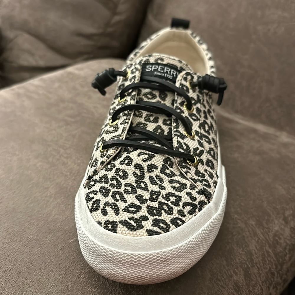 Sperry women’s shoes size 9.5. They are black and white. Excellent shape.